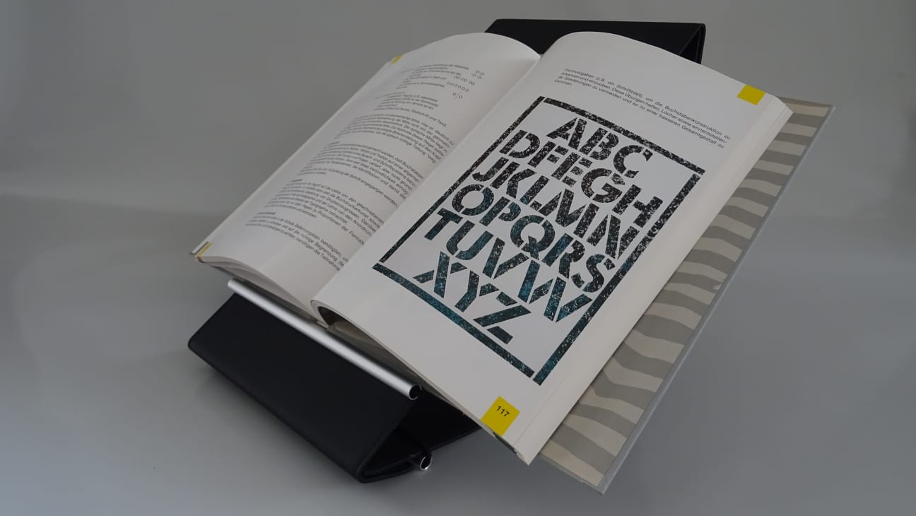 Pulto als Buchständer